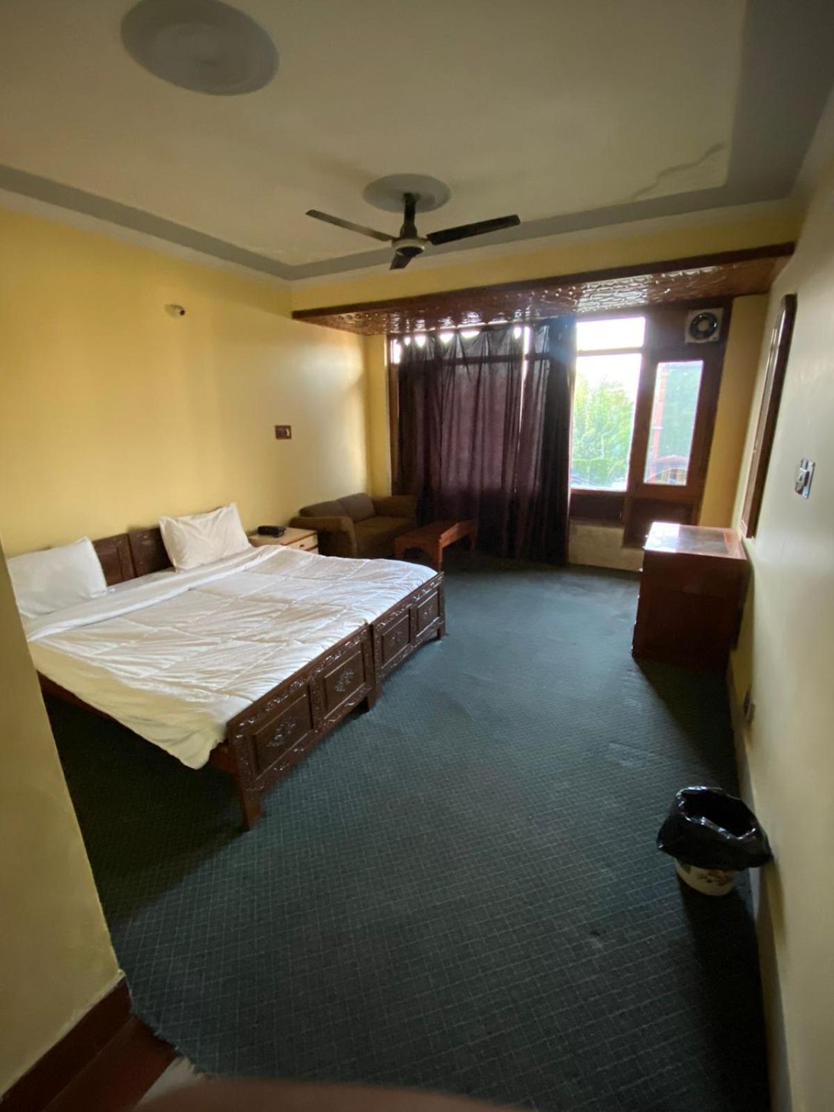 Kashmir Hill Town Hotel Srinagar  Exterior photo